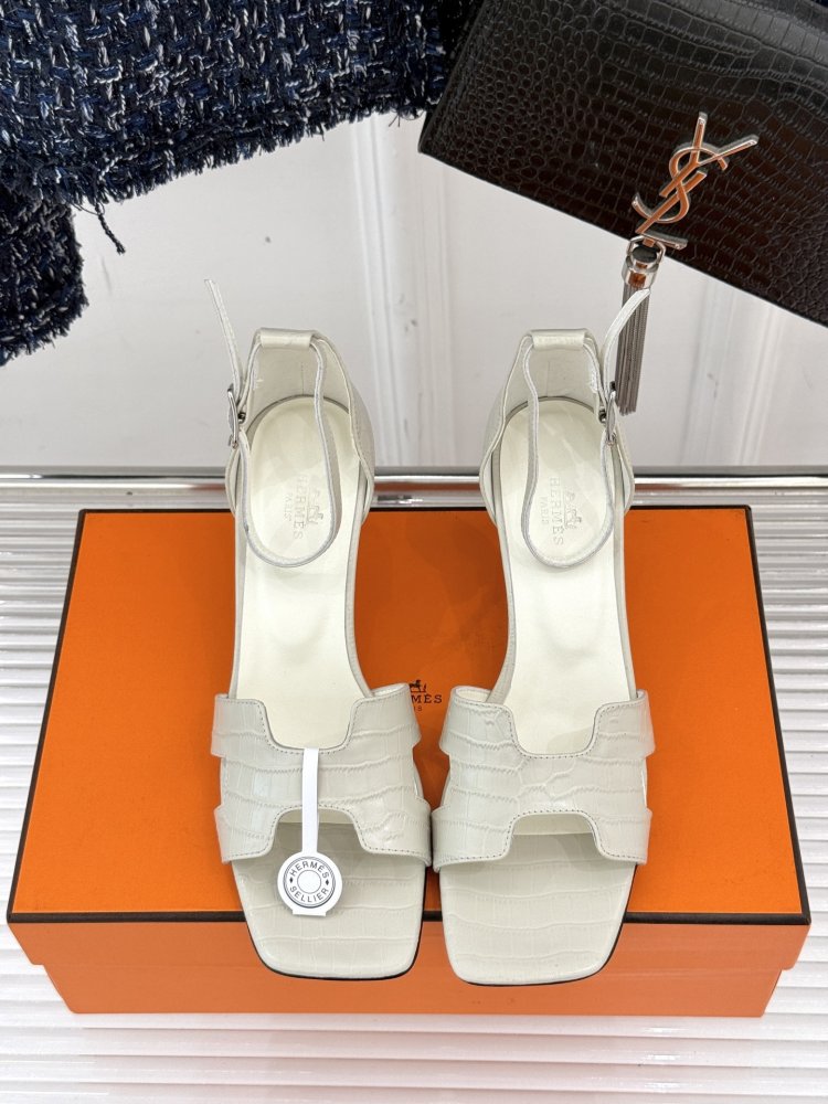 Босоножки фото 4