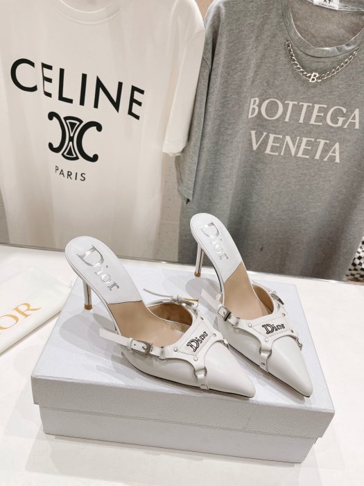 Босоножки фото 4