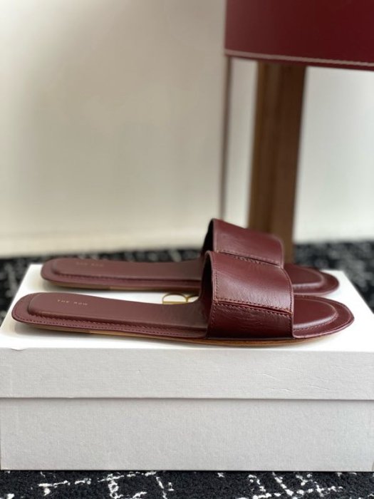 Шлепанцы фото 5