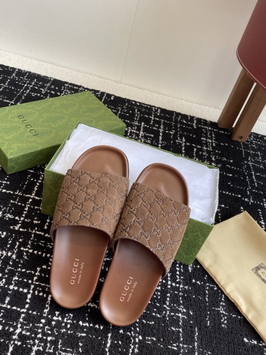 Шлепанцы фото 4