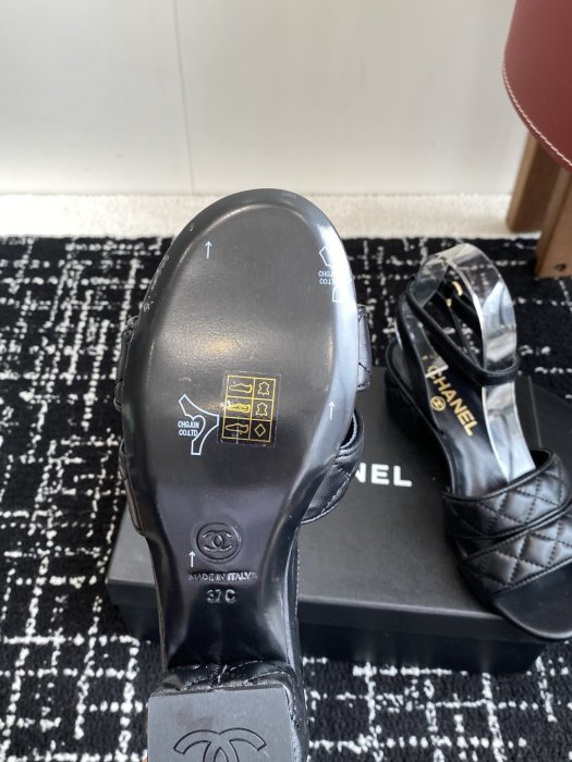 Сандалии женские фото 9