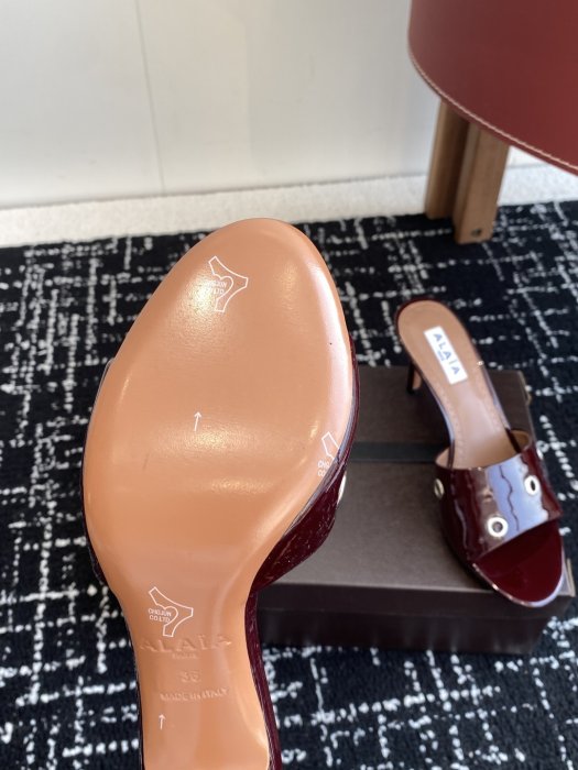 Босоножки фото 9