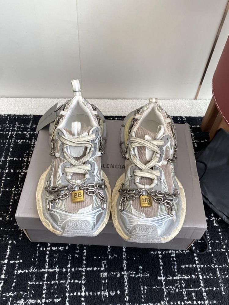 Кросівки 3XL