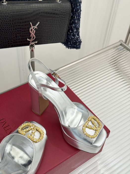 Босоножки фото 5