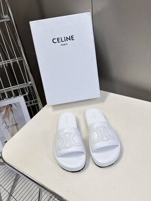 Шлепанцы женские