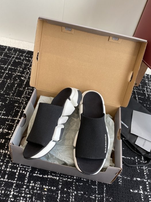 Шльопанці жіночі фото 5