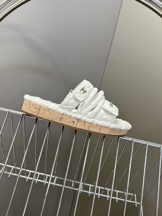 Шлепанцы женские фото 5