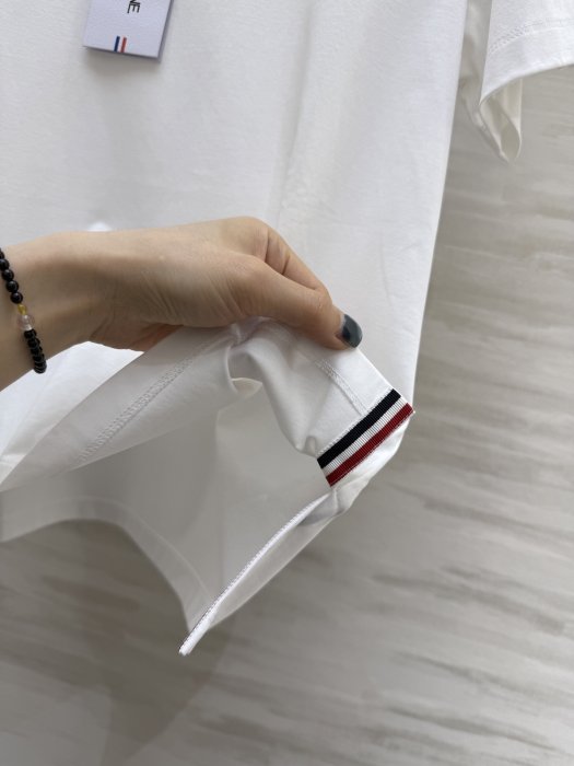 Футболка жіноча фото 4