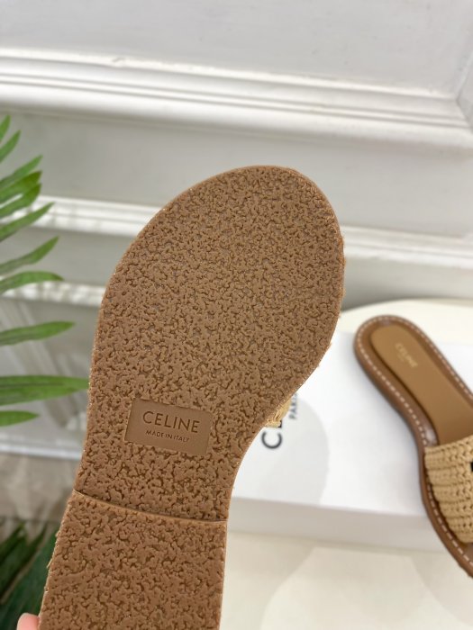 Шльопанці жіночі фото 9