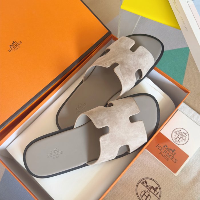 Шлепанцы женские фото 4