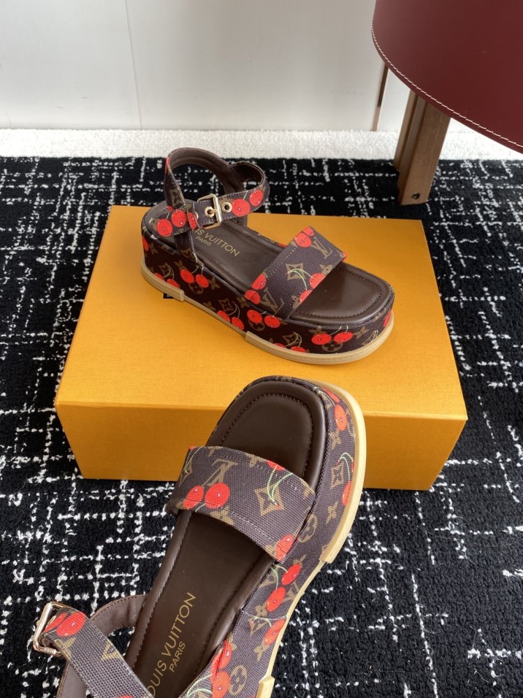 Сандалии женские фото 6