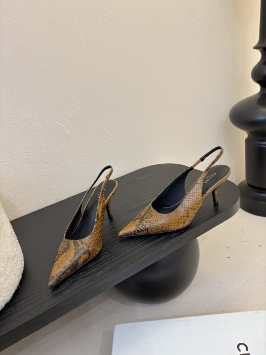 Босоножки фото 3