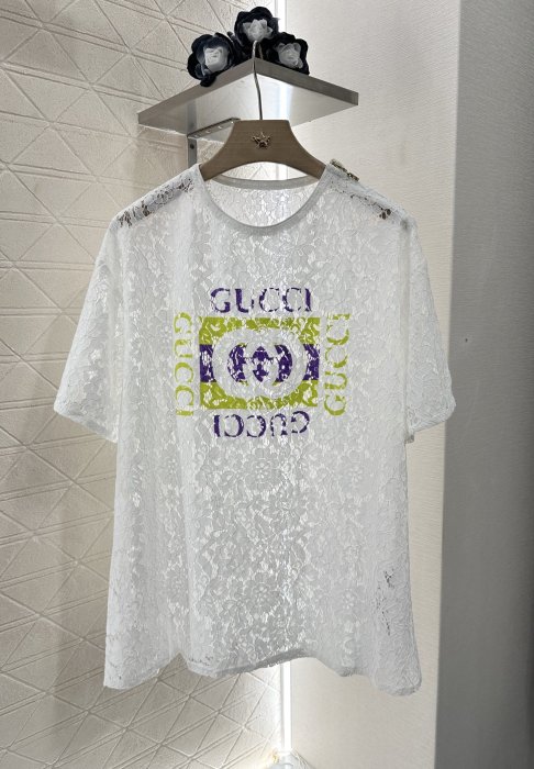 T-shirt women's