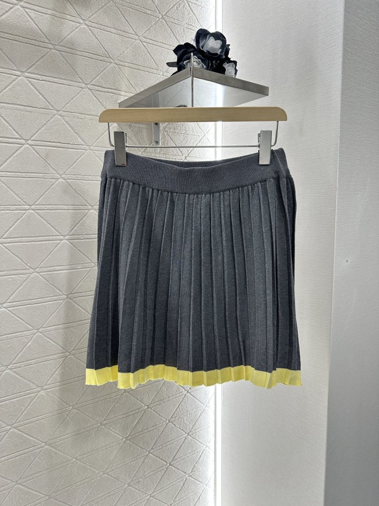 Футболка жіноча фото 8