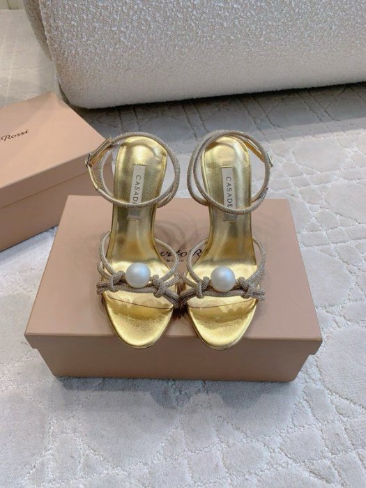 Босоножки фото 4