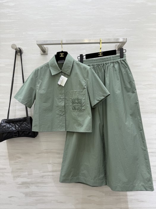 Костюм женский