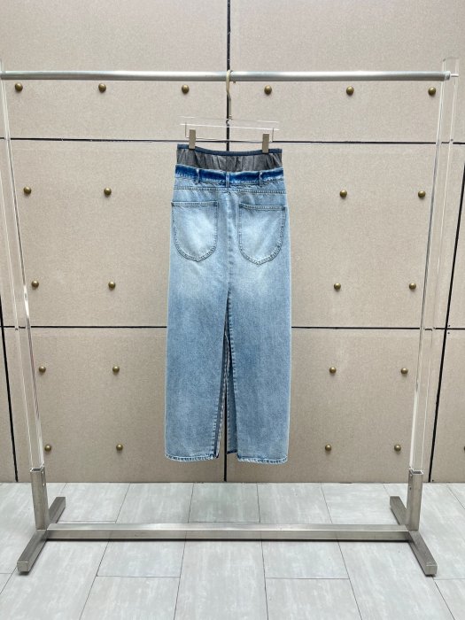 Джинсы женские фото 2