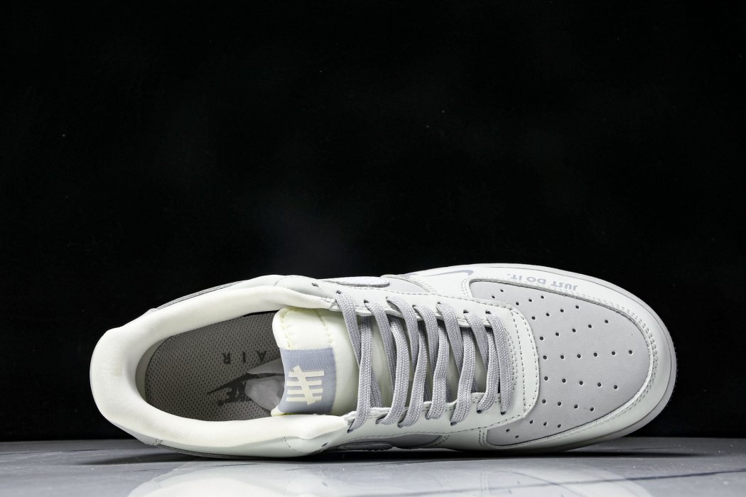 Кроссовки Nike Air Force 1'07 Low фото 4