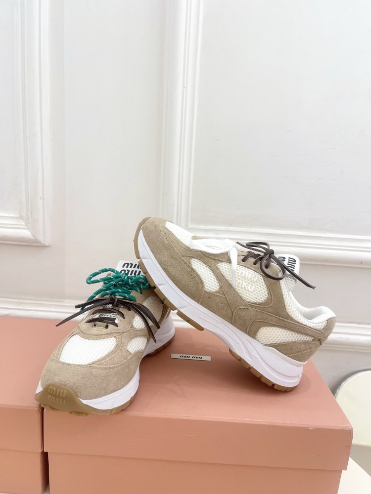 Кроссовки женские фото 5