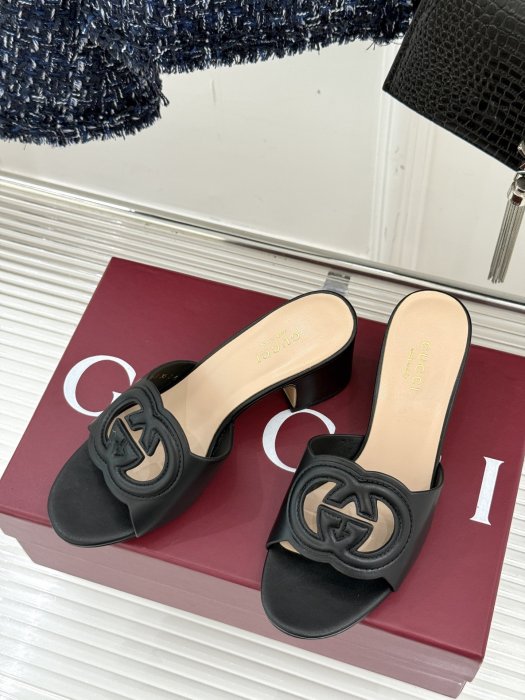 Босоножки фото 2