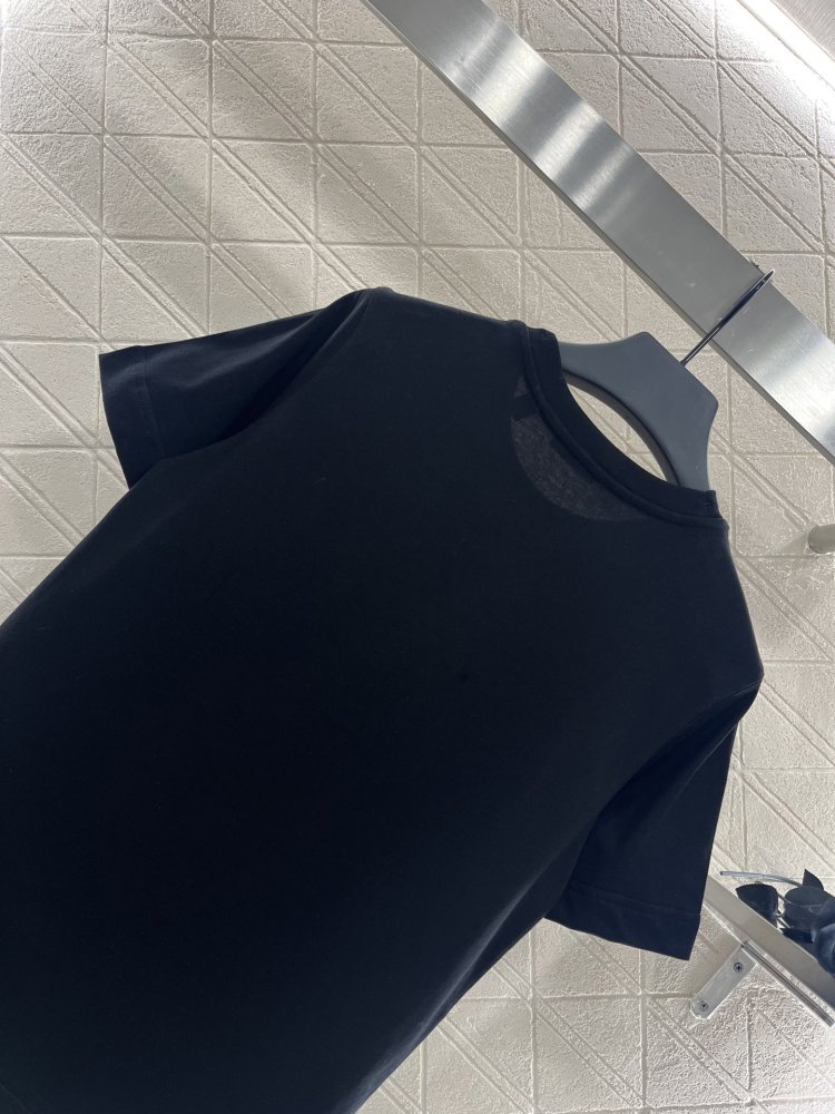 Футболка жіноча фото 4