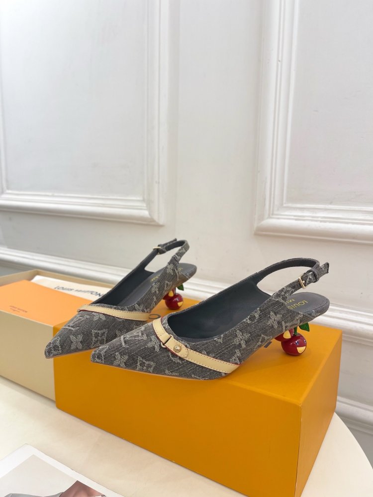 Босоножки фото 3