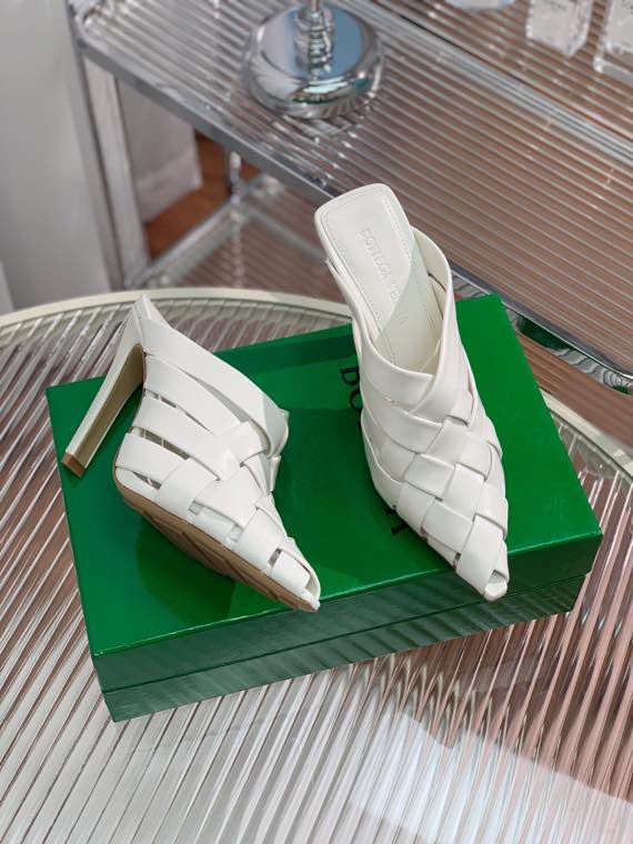 Sandals on high heel (10 cm) white фото 2