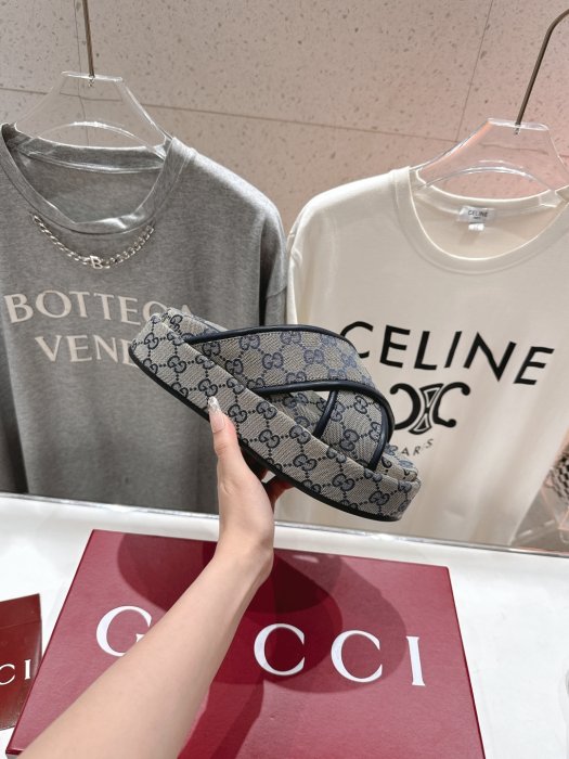 Шлепанцы фото 4