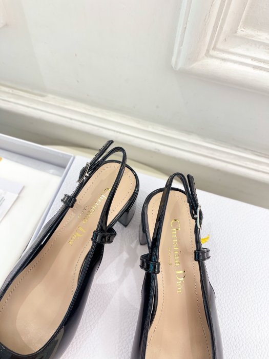 Босоножки фото 8