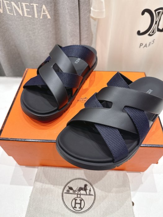 Шлепанцы женские фото 6