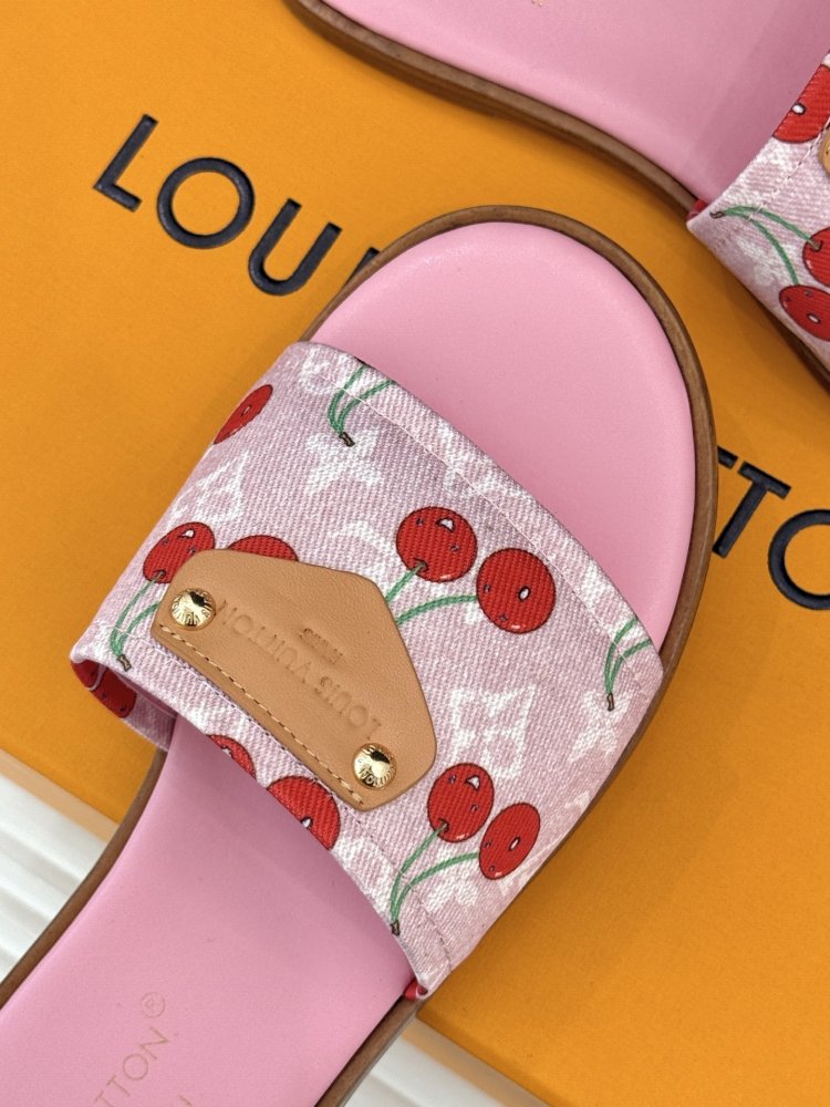 Шлепанцы женские фото 7