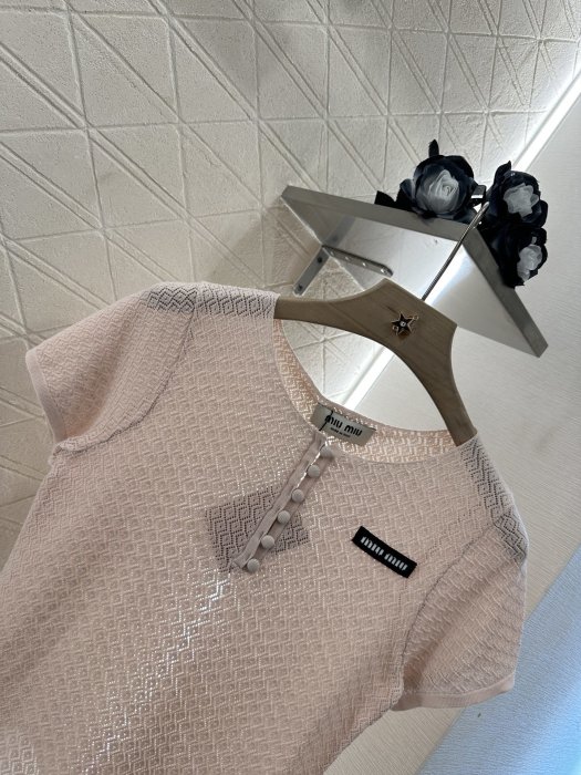 T-shirt women's фото 8