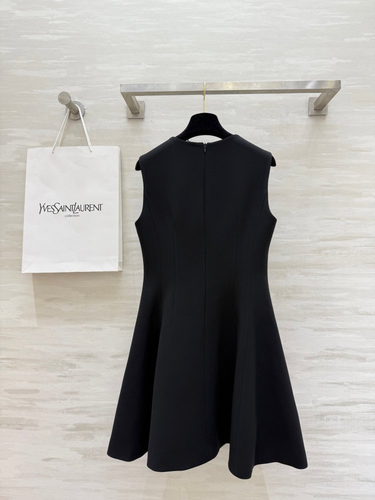 Dress from close-fitting bodice at style Hepburn фото 7