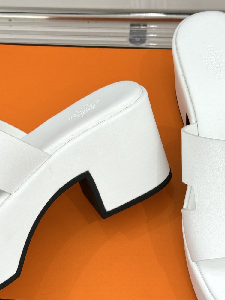 Босоножки фото 6