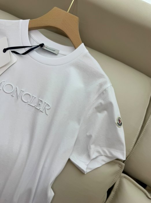 Футболка жіноча фото 6