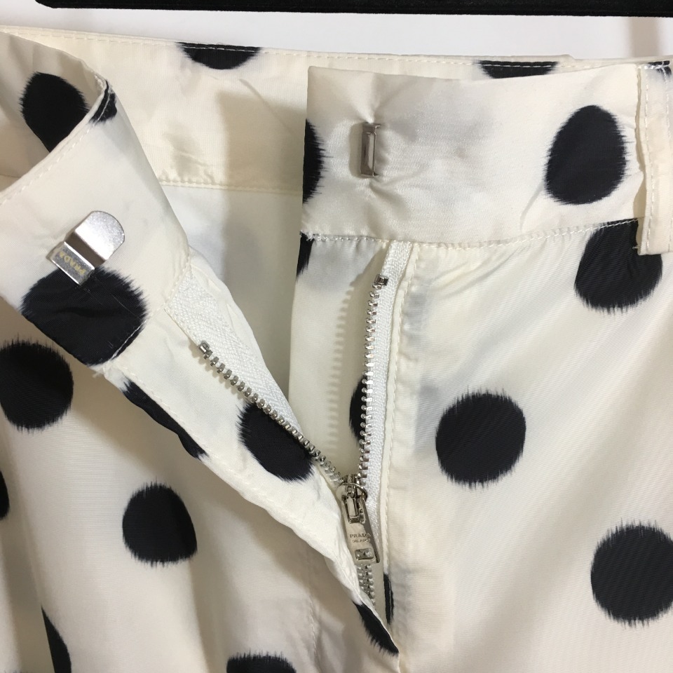 Женские брюки белые в горошек фото 4
