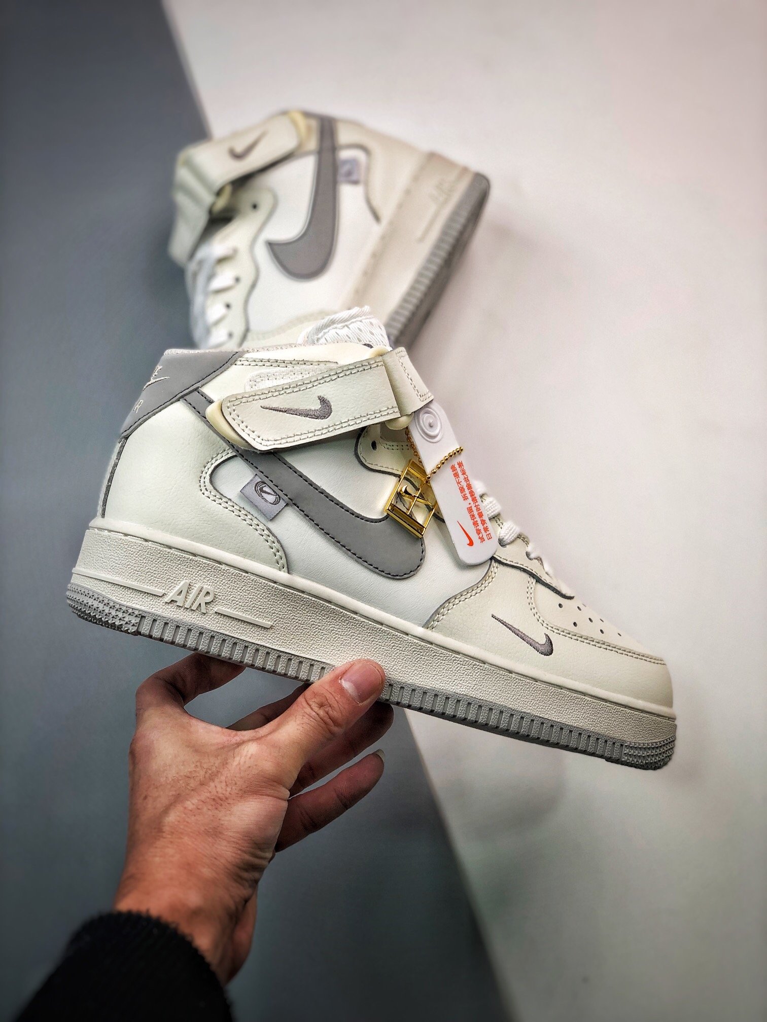 Кросівки Air Force 1 Mid FB1869-011 фото 4