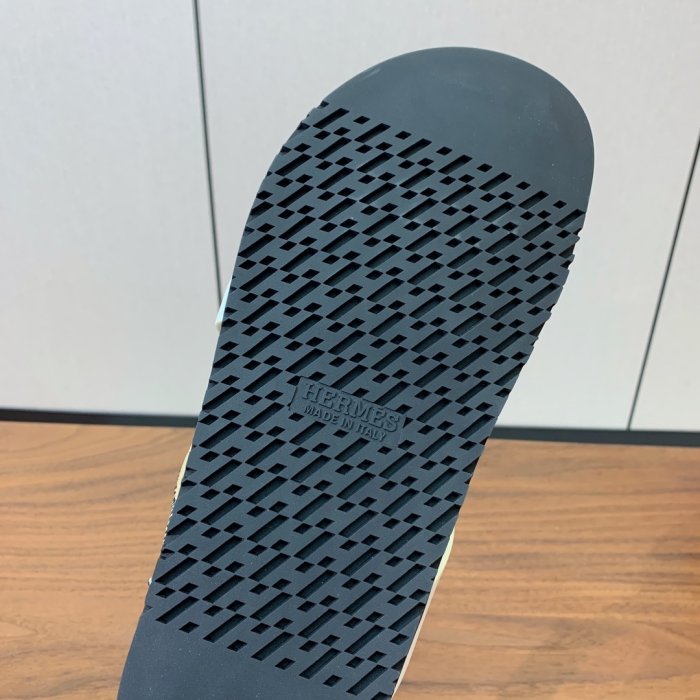 Сандалі жіночі фото 9