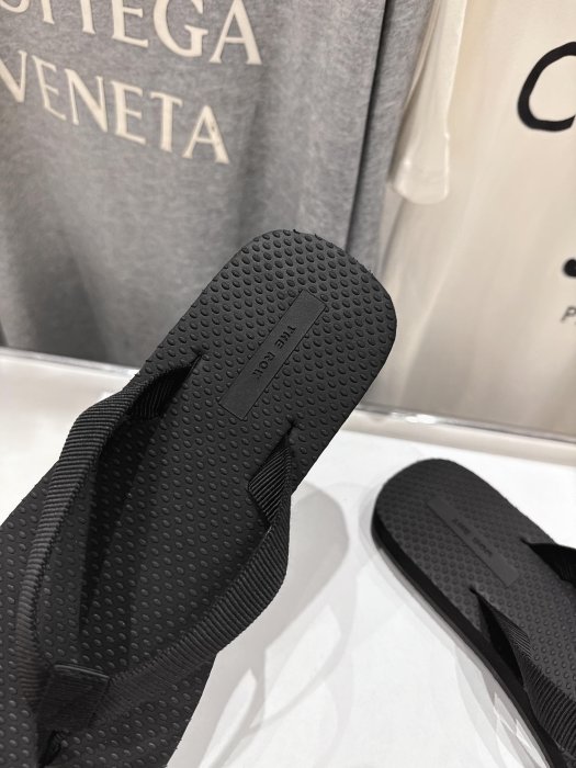 Шлепанцы женские фото 6