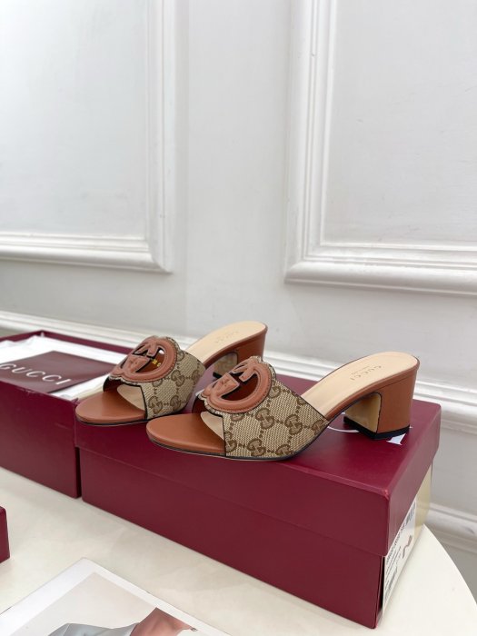 Босоножки фото 3