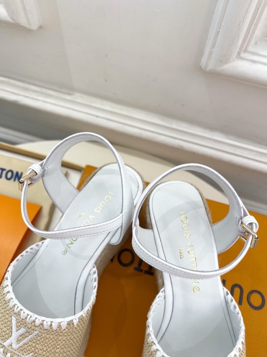 Босоножки фото 7