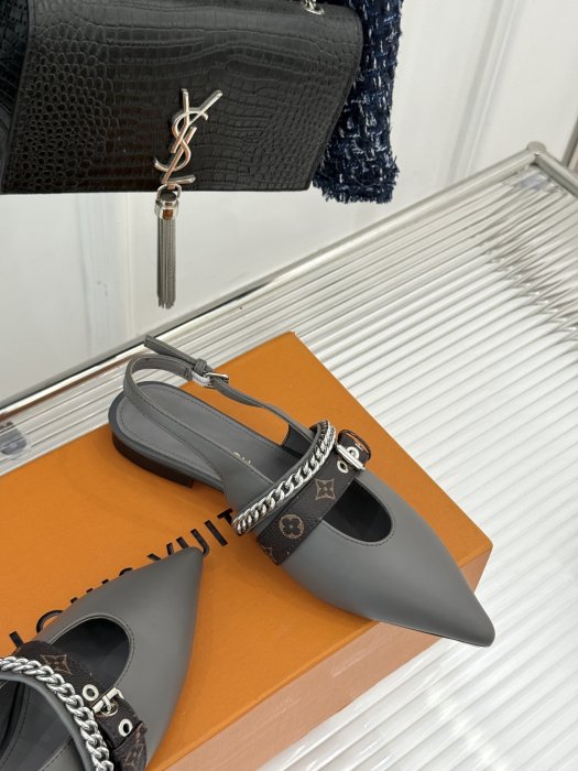 Босоножки фото 5