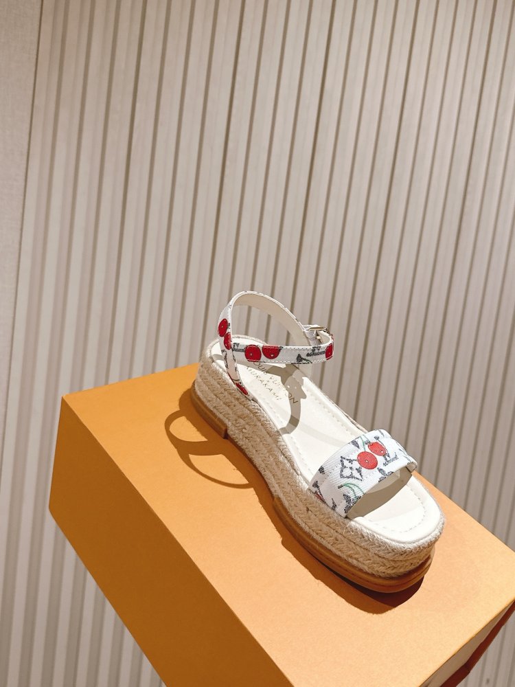 Сандалии женские фото 9