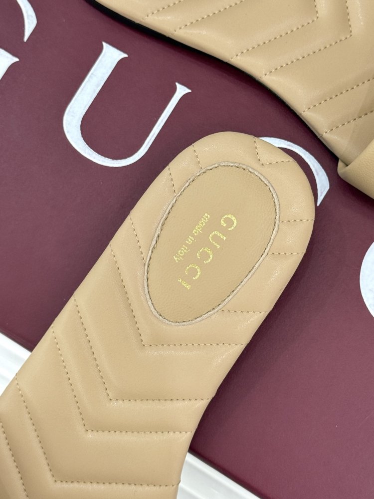 Шлепанцы женские фото 8