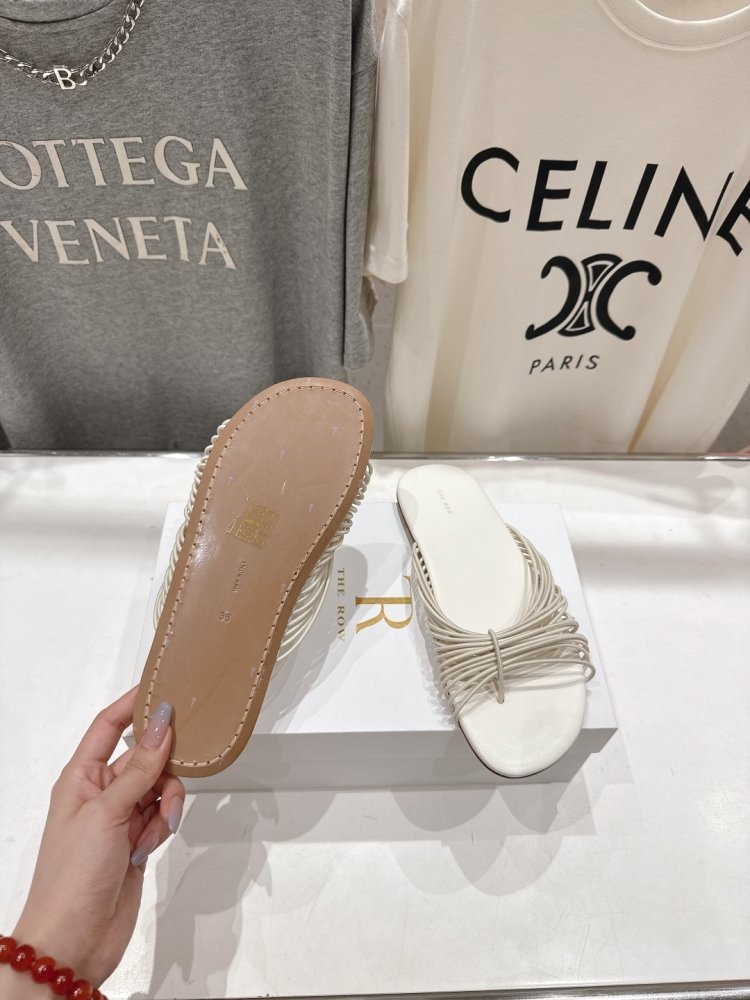 Шлепанцы женские фото 9