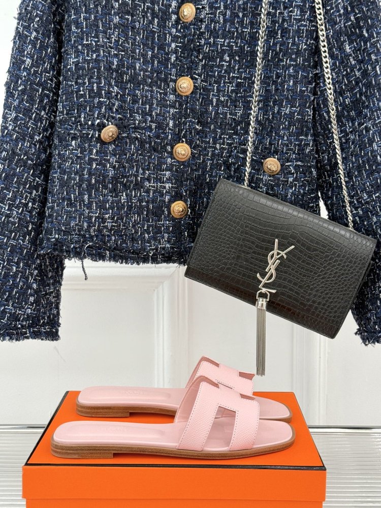 Шлепанцы женские