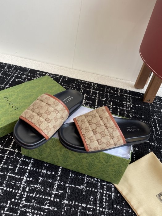 Шлепанцы фото 3