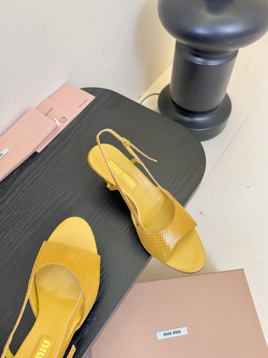 Босоножки фото 4