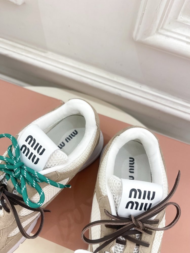 Кроссовки женские фото 7