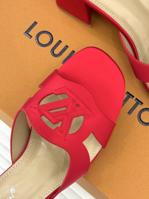 Босоножки фото 7